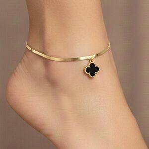 Gold Dipped Quatrefoil Charm Herringbone Chain Anklet